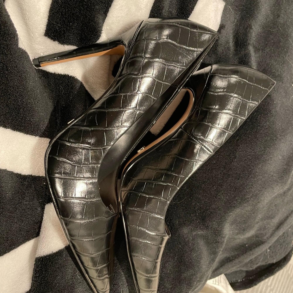 BRAND NEW zara heels